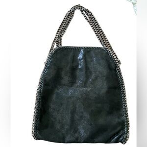 Black Tote 24x14 gun medal type three chain straps